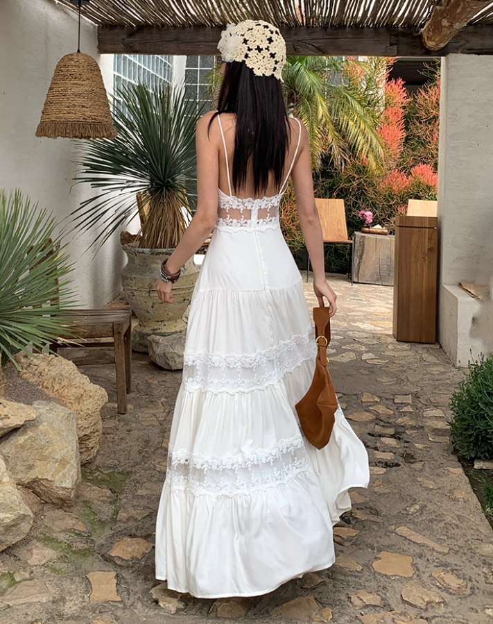 Elegant Coastal Trips Spaghetti Strap White Maxi Dress Vogue Sheer Lace Splicing Backless Flowy Long Dress AP1436