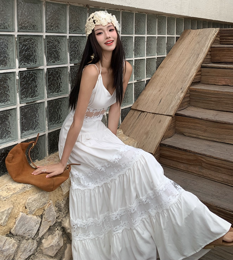 Elegant Coastal Trips Spaghetti Strap White Maxi Dress Vogue Sheer Lace Splicing Backless Flowy Long Dress AP1436