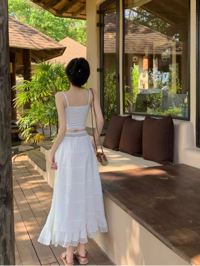 Chic Two-Piece Set Ruffles Hem Island Vacation Maxi Dress Retro Flowy Crop Top Lace-Trimmed Long Dress AP1445