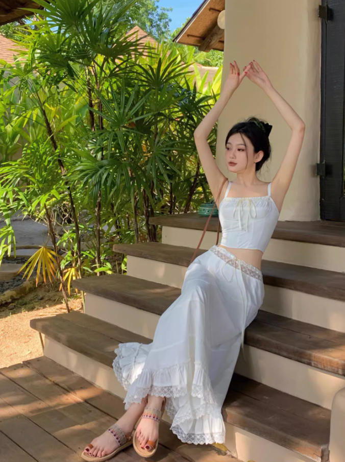 Chic Two-Piece Set Ruffles Hem Island Vacation Maxi Dress Retro Flowy Crop Top Lace-Trimmed Long Dress AP1445