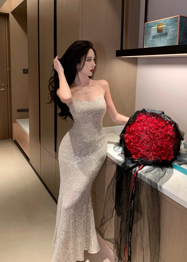 Exquisite Silver Glittering Sequins Mermaid Maxi Dress Charming Feast Bodycon Backless Halter Long Dress AP1451