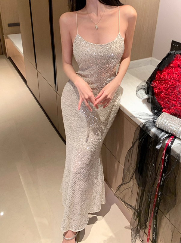 Exquisite Silver Glittering Sequins Mermaid Maxi Dress Charming Feast Bodycon Backless Halter Long Dress AP1451