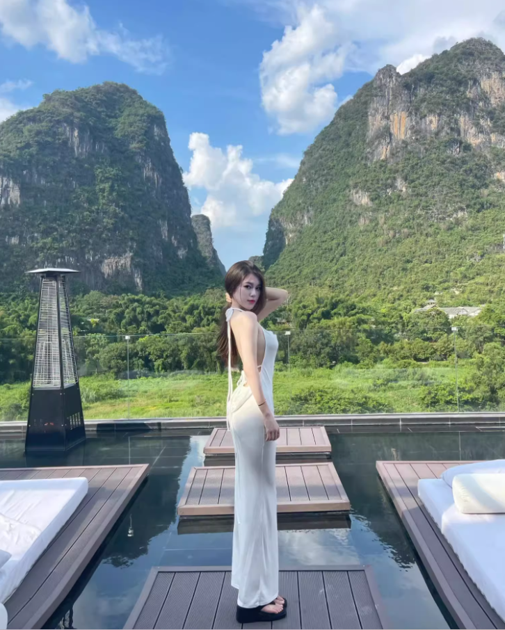 Classical White Bodycon Tie-Back Maxi Dress Chic Cowl Neck Sheath Stylish Shoots Halter Long Dress AP1466