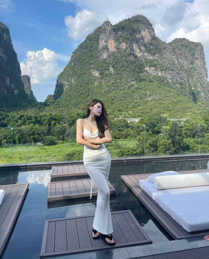 Classical White Bodycon Tie-Back Maxi Dress Chic Cowl Neck Sheath Stylish Shoots Halter Long Dress AP1466