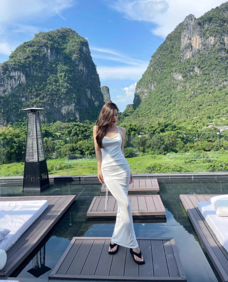 Classical White Bodycon Tie-Back Maxi Dress Chic Cowl Neck Sheath Stylish Shoots Halter Long Dress AP1466