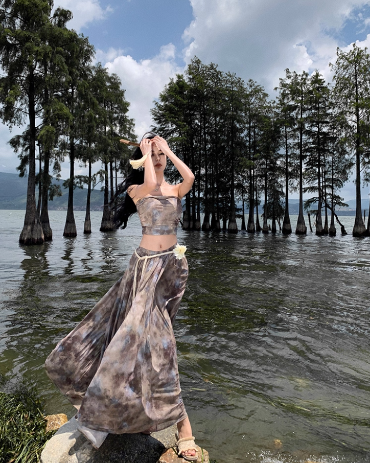 Exquisite High-Waisted Tie-Dye Flowy Maxi Dress Chic Two-Piece Scenic Vacays Bandeau Crop Top Long Dress AP1468