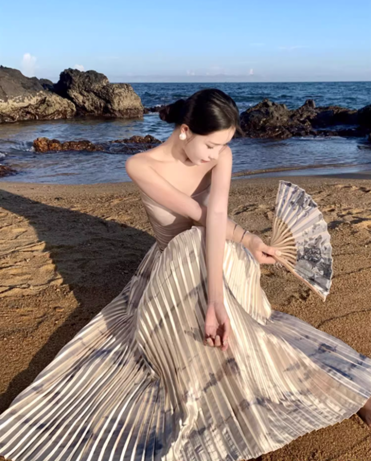 Gorgeous Pressed Pleat Hem Flowy Maxi Dress Retro Scenic Vacays Soft Fabric Cinched-Waist Long Dress AP1469