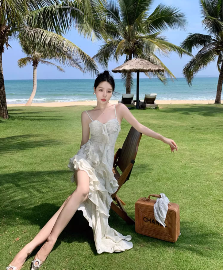 Alluring Tiered Ruffles Swing Hem Maxi Dress French Style Spaghetti Strap Hi-Lo Length Long Dress AP1477