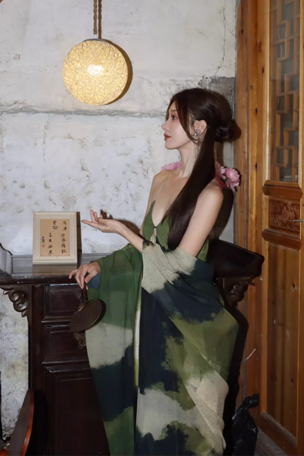 Vogue Ink Wash Gradient Bamboo-Green Maxi Dress With Stole Vintage Spaghetti Strap East Elegance Long Dress AP1479