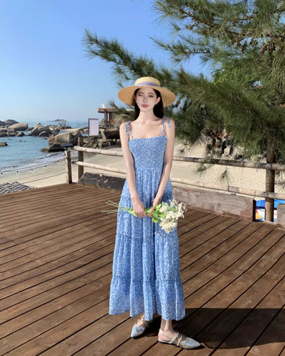 Classical Blue Floral Print Maxi Dress Scenic Vacays Flowy Gentle High-Waisted Spaghetti Strap Long Dress AP1484