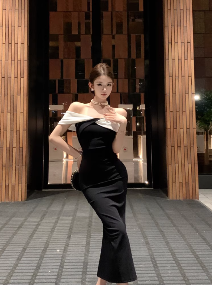 Alluring Black Sheath Mermaid Maxi Dress Sexy Stylish Shoots White Off-Shoulder Slit Long Dress AP1511