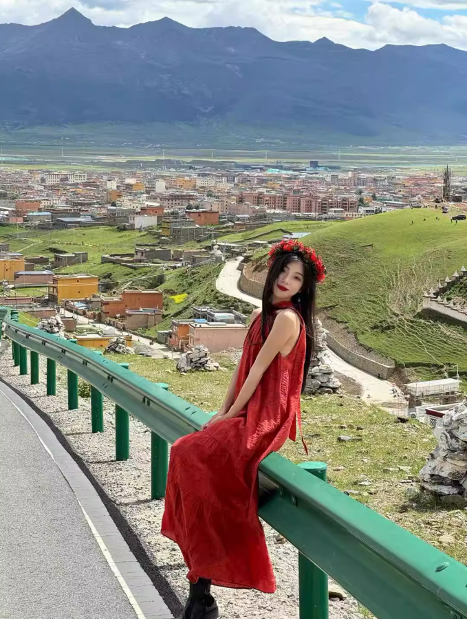 Chic Stylish Shoots Round Neck Red Maxi Dress Loose Style Flowy Hem Long Dress AP1513