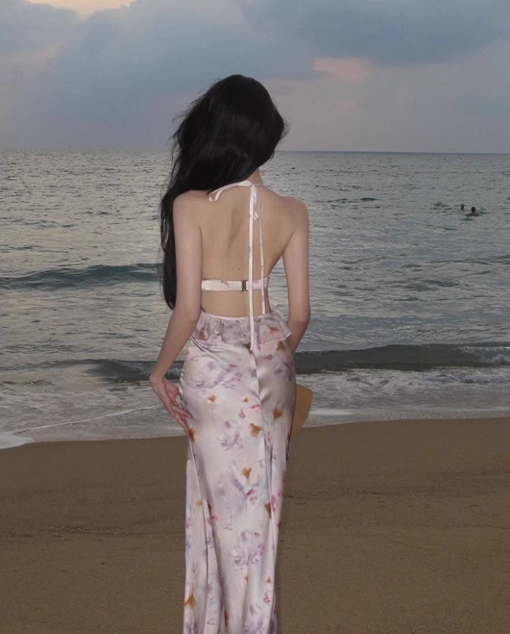 Romantic Deep V-Neck Cutout Floral Print Maxi Dress Vogue Bodycon Ruffles Splicing Coastal Trips Tie-Back Halter Long Dress AP1515