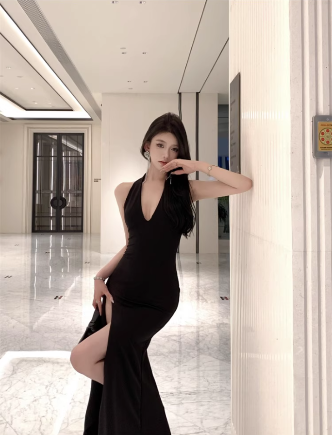 Sexy Open-Back LBD Bodycon Maxi Dress Niche High-Slit Tie-Bow Halter Long Dress AP1520