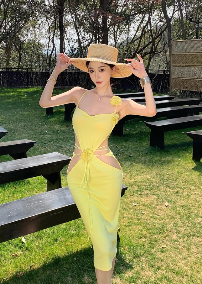 Alluring Cutout Waist Spaghetti Strap Mermaid Maxi Dress Summer Getaways Yellow Floral Design Long Dress AP1527