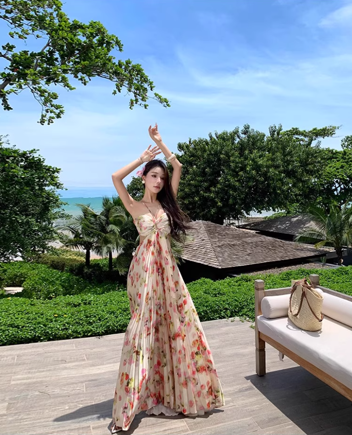 Romantic Spaghetti Strap Open-Back Maxi Dress Chic Summer Getaways Floral Print Pressed Pleat Long Dress AP1529