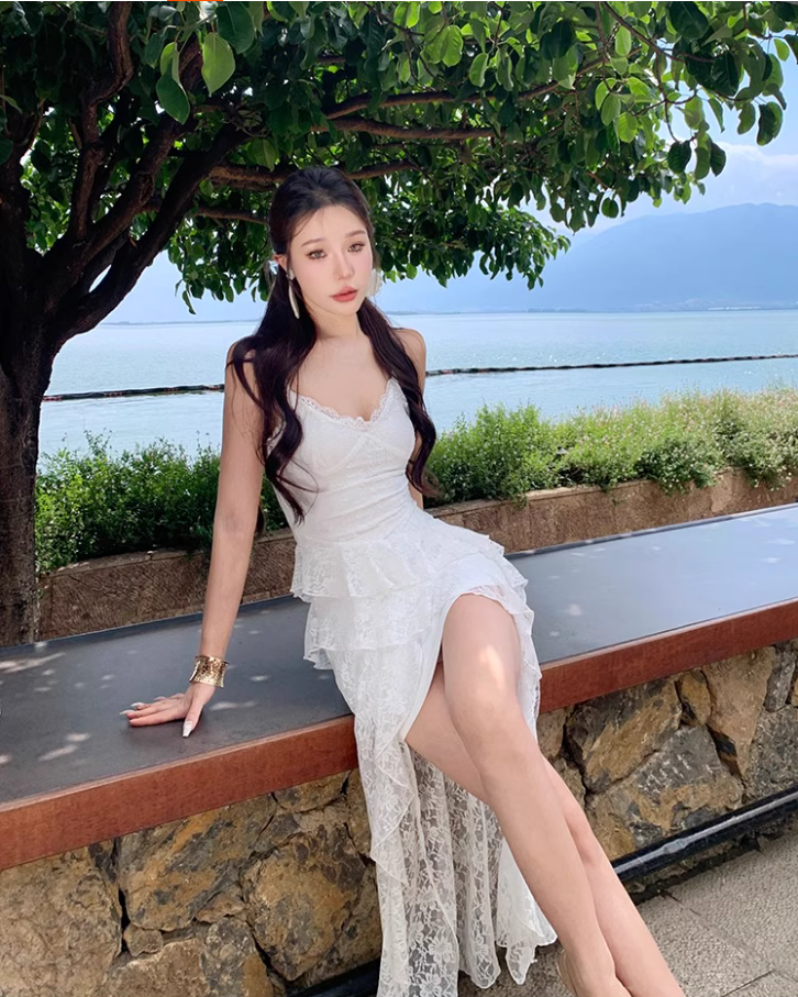 French-Inspired Asymmetric Ruffle Hem Spaghetti Strap Maxi Dress Flowy Lace Splicing Beach Vacays Long Dress AP1536