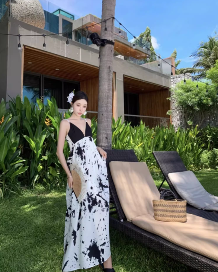 Vintage Ink-Print Spaghetti Strap Maxi Dress Chic Flowy Plunge V-Neck Open-Back Long Dress AP1541