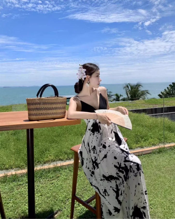 Vintage Ink-Print Spaghetti Strap Maxi Dress Chic Flowy Plunge V-Neck Open-Back Long Dress AP1541