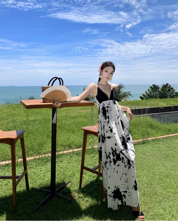Vintage Ink-Print Spaghetti Strap Maxi Dress Chic Flowy Plunge V-Neck Open-Back Long Dress AP1541