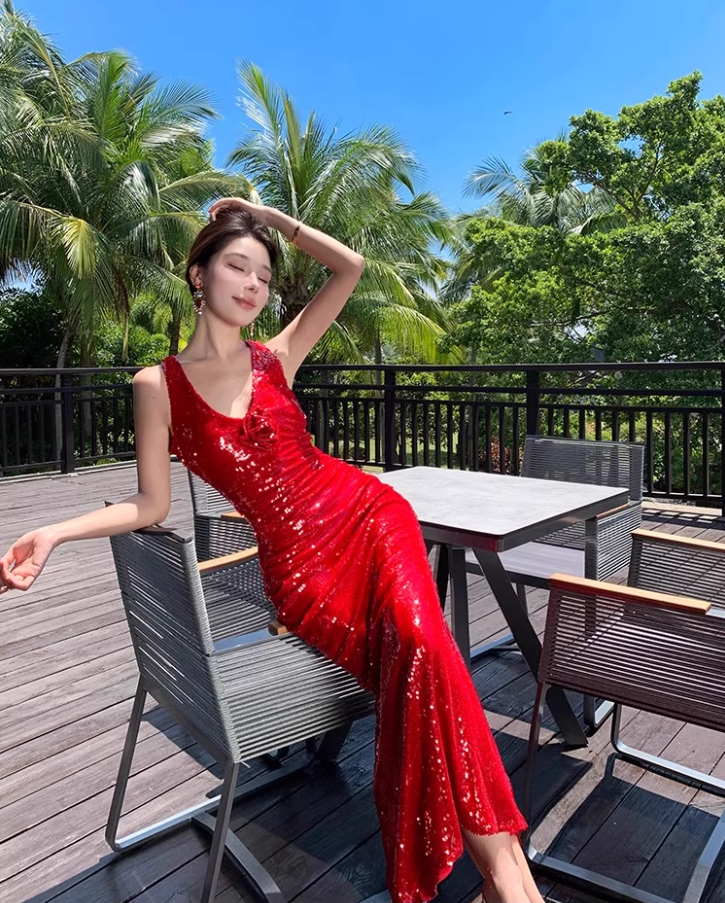 Alluring Sheath Red High-Slit Maxi Dress Sexy Sparkling Sequins Flower Design Halter Long Dress AP1549