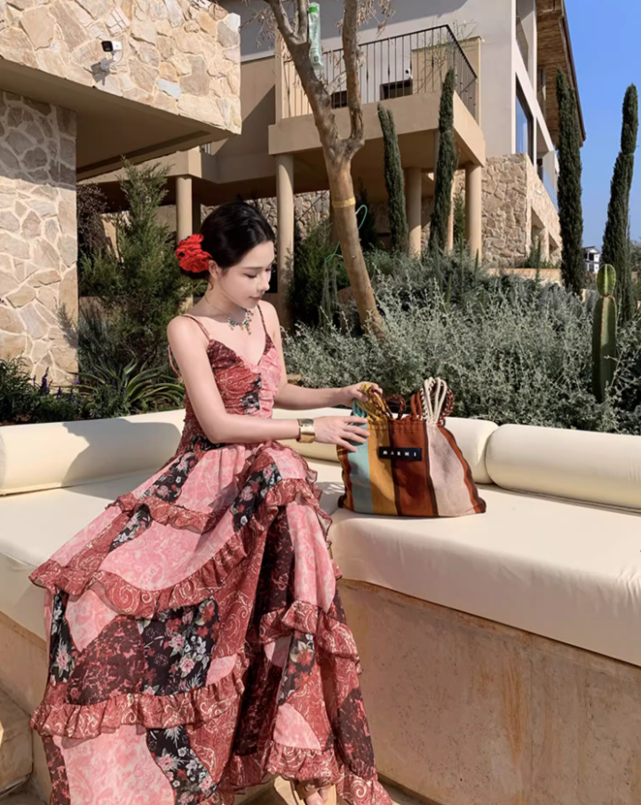 Vintage Floral Print Lace Splicing Maxi Dress Boho-Style Flowy Spaghetti Strap Tiered Ruffles Hem Long Dress AP1556