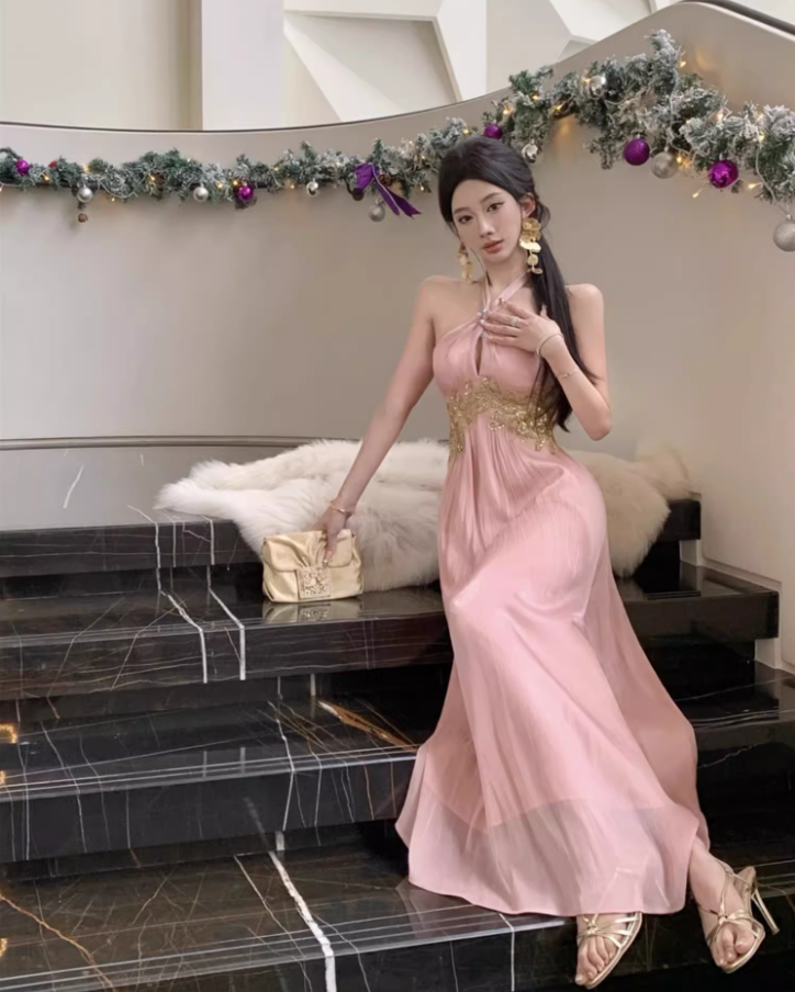Charming Gold Embroidered Keyhole Front Pink Maxi Dress Vogue Cinched-Waist Flowy Feast Party Halter Long Dress AP1569