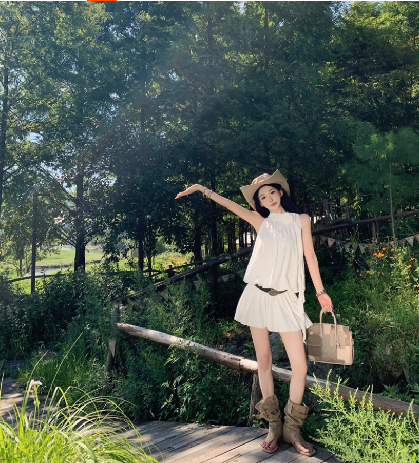 Classical White Flowy Mini Skirt Chic Party Outfit Flower Design Halter Short Dress AP1588