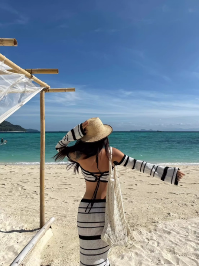 Vintage Striped Crochet Outfit Black & White Maxi Skirt Y2K Style Long Sleeves Two-Piece Set Mermaid Long Dress AP1595