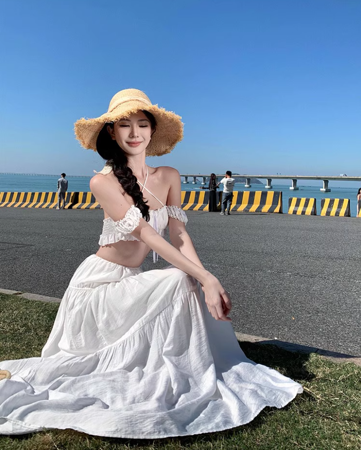 Elegant Off-Shoulder Smocked Bandeau Crop Top Maxi Dress Niche Outdoor Trips White Two-Piece Set Tiered Flowy Hem Halter Long Dress AP1598