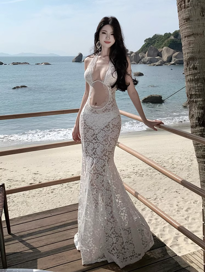 Classical Sheer Lace Cutout Maxi Dress Charming Outdoor Trips Mermaid Hem Halter Long Dress AP1600