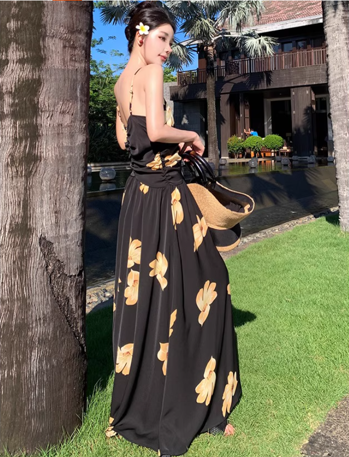 Charming Black Spaghetti Strap Floral Print Maxi Dress Vintage Flowy Hem Cinched-Waist Beach Vacations Long Dress AP1613