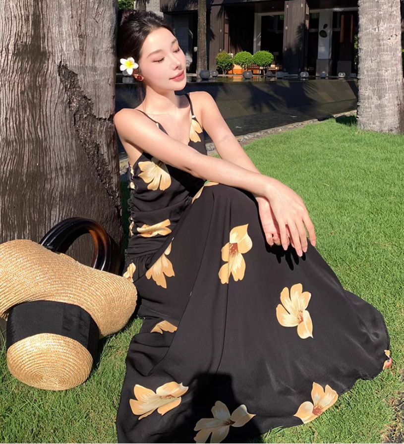 Charming Black Spaghetti Strap Floral Print Maxi Dress Vintage Flowy Hem Cinched-Waist Beach Vacations Long Dress AP1613