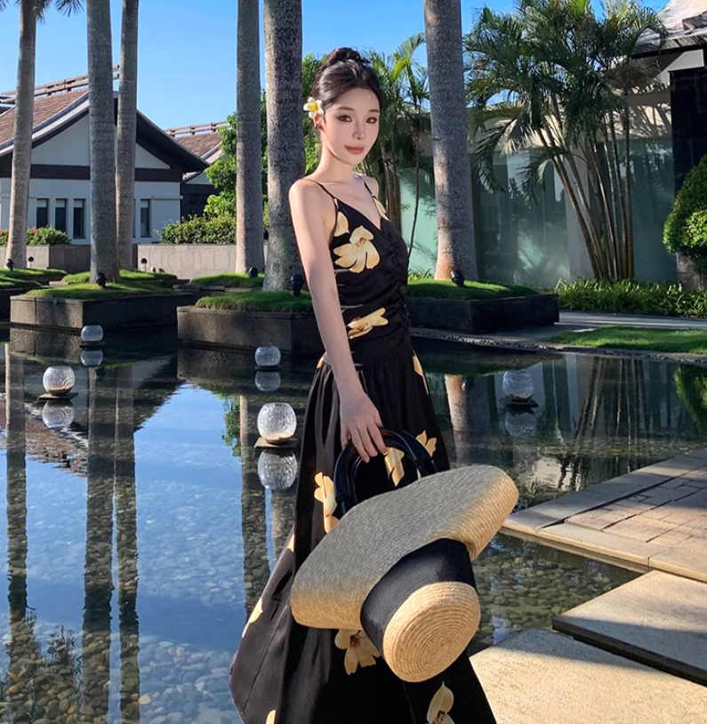 Charming Black Spaghetti Strap Floral Print Maxi Dress Vintage Flowy Hem Cinched-Waist Beach Vacations Long Dress AP1613