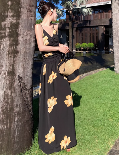 Charming Black Spaghetti Strap Floral Print Maxi Dress Vintage Flowy Hem Cinched-Waist Beach Vacations Long Dress AP1613