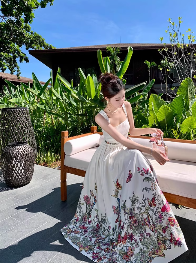 French-Inspired Floral Print Cinched-Waist Maxi Dress Vintage Flowy Hem Beach Vacations Minimalist Long Dress AP1614