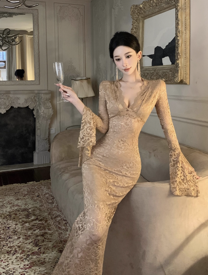 Elegant Lace Mermaid Plunging V-Neck Maxi Dress Chic Bodycon Cocktail Parties Flared Sleeves Long Dress AP1618
