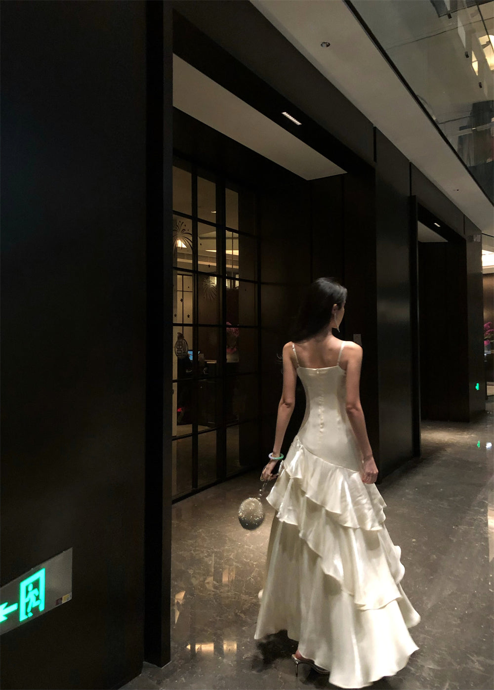 New Fashion Satin Ivory Spaghetti Strap Evening Maxi Dress Elegant Ruched Bodice with Layered Ruffle Long Dress AP1643