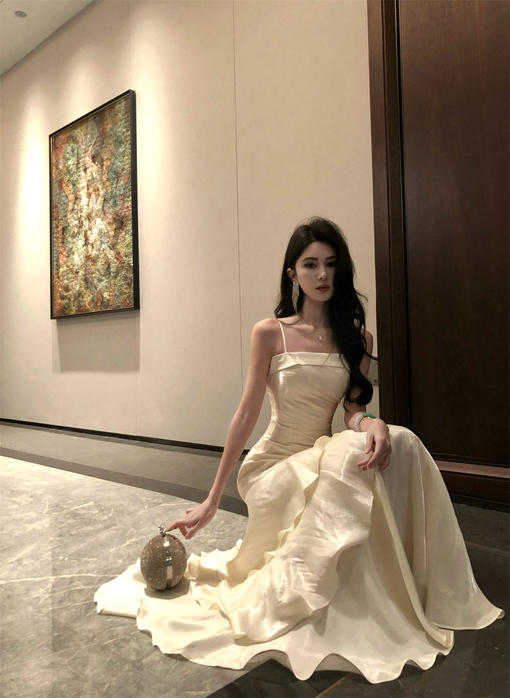 New Fashion Satin Ivory Spaghetti Strap Evening Maxi Dress Elegant Ruched Bodice with Layered Ruffle Long Dress AP1643