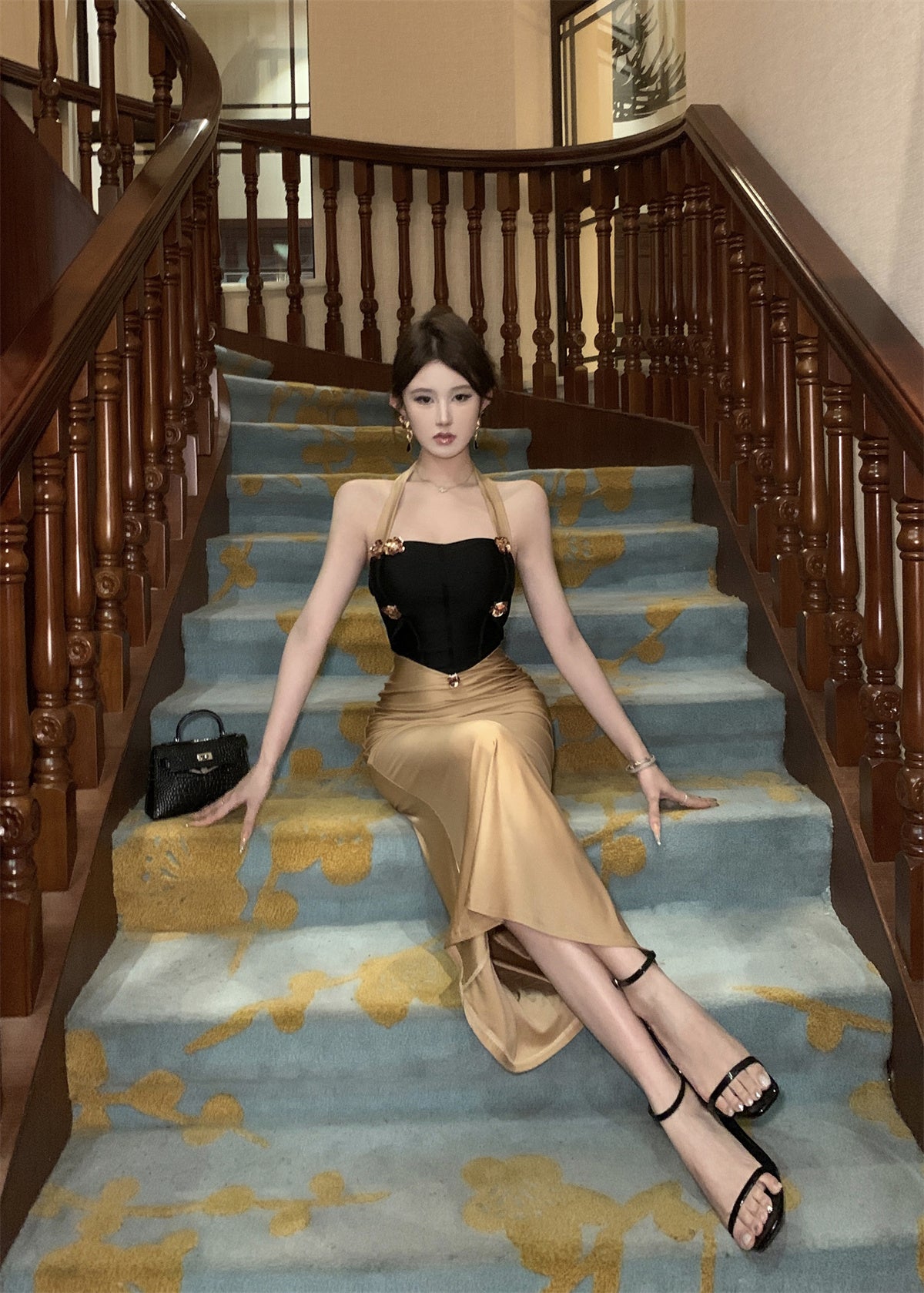 Vintage Black & Gold Splicing Satin Backless Mermaid Maxi Dress Alluring Evening Outfit Gold Flowers Design Halter Long Dress AP1671