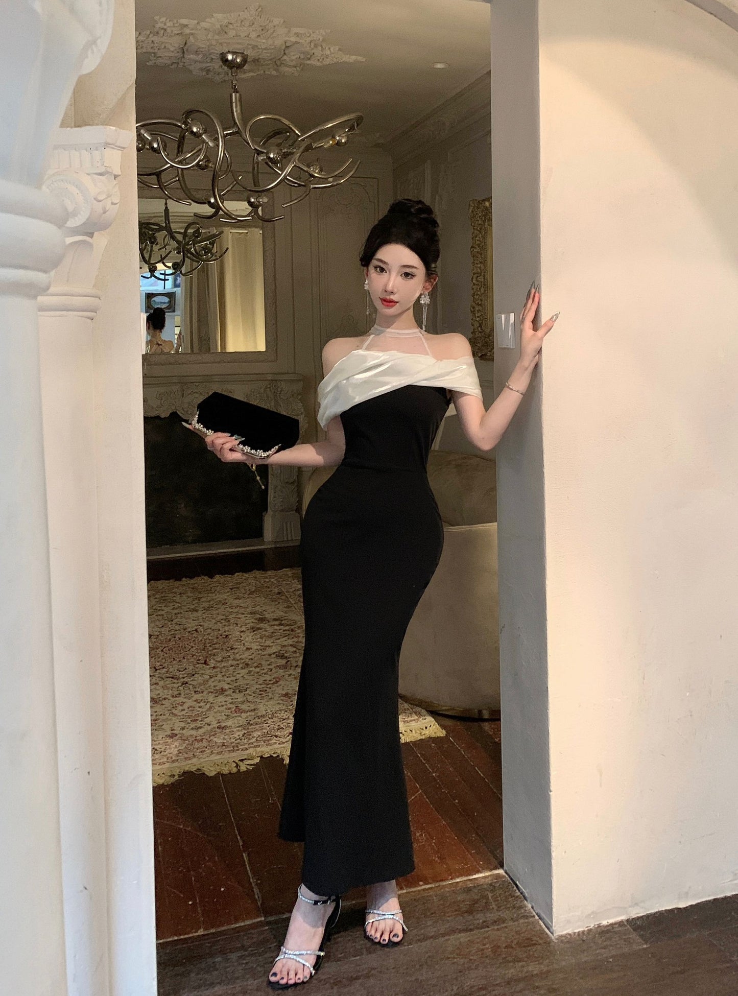 Modern White Mesh-Trimmed Sheath Maxi Dress Elegant Black Off-Shoulder Mermaid Evening Feast Halter Long Dress AP1674