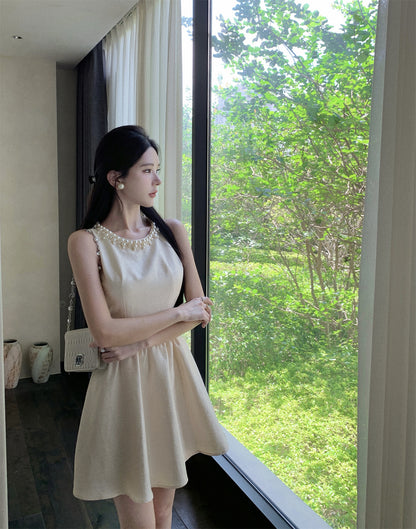 Lustrous Ivory A-Line Fitting Mini Skirt Charming Beading Neckline Ruffles Hem Halter Short Dress AP1687