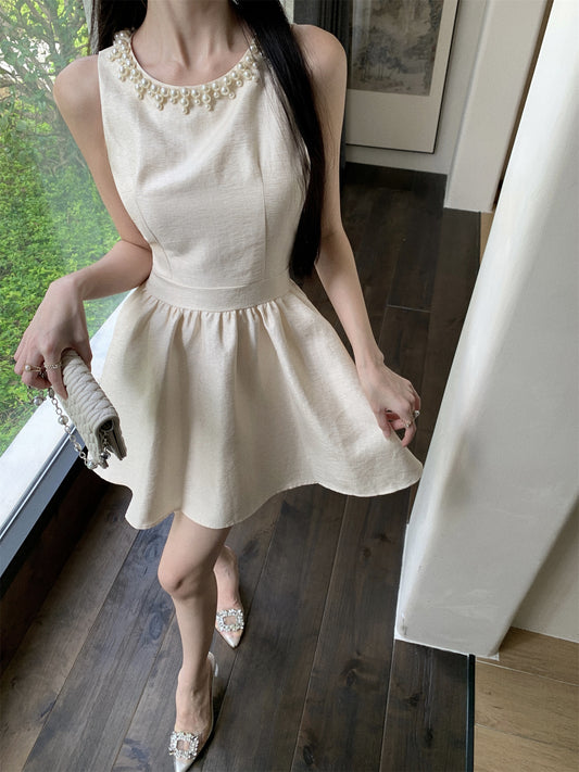 Lustrous Ivory A-Line Fitting Mini Skirt Charming Beading Neckline Ruffles Hem Halter Short Dress AP1687