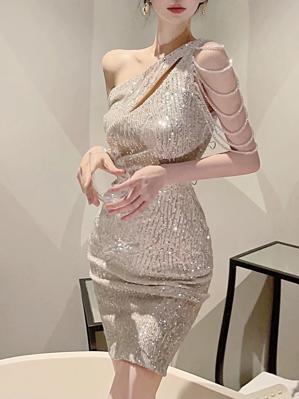 Exquisite Silver Sparkly Sequins Mini Dress Unique Beading One-Shoulder Bodycon Cutout Short Dress AP1707