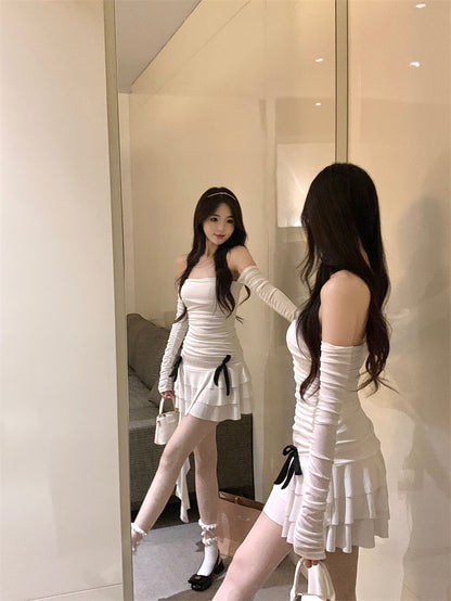 Hot Sales White Off-Shoulder Ruched Sleeve Tiered Mini Skirt Charming Black Bow Accents Short Dress AP1713