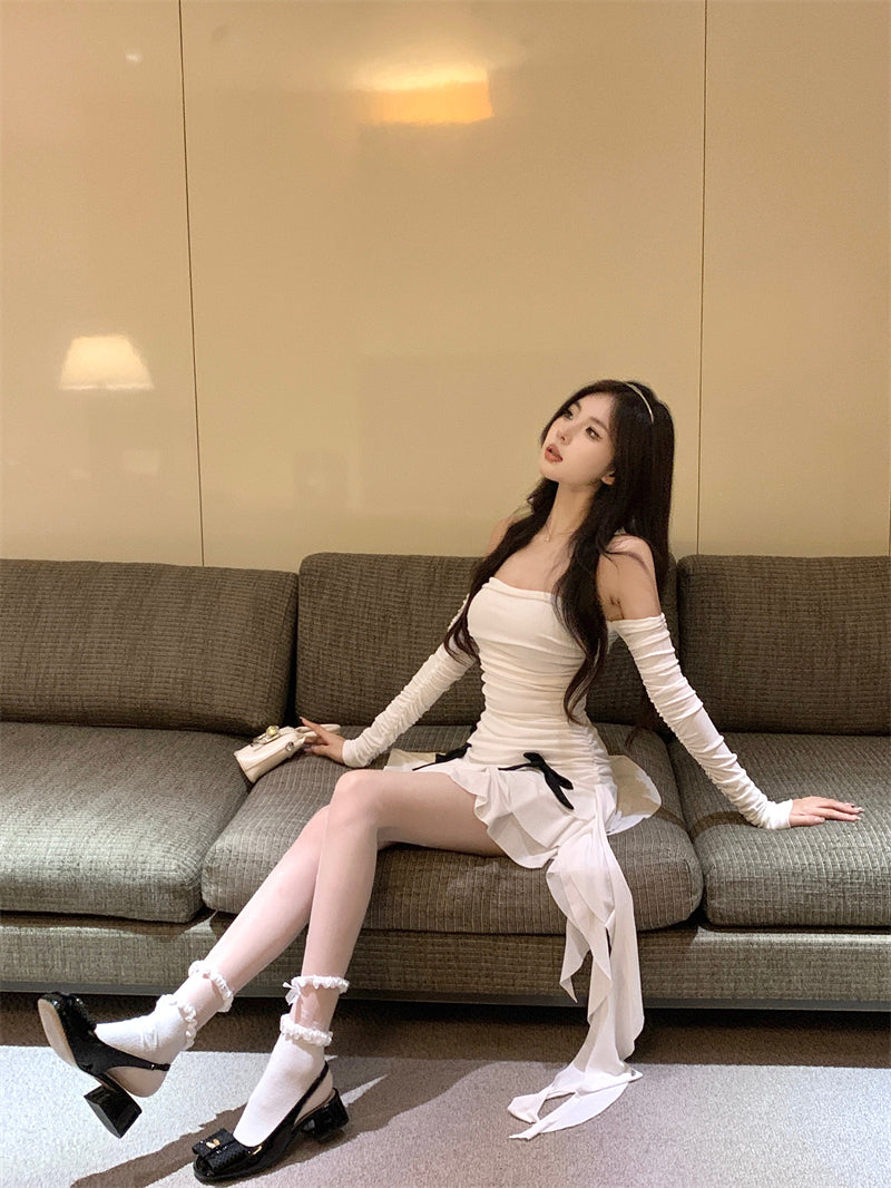 Hot Sales White Off-Shoulder Ruched Sleeve Tiered Mini Skirt Charming Black Bow Accents Short Dress AP1713