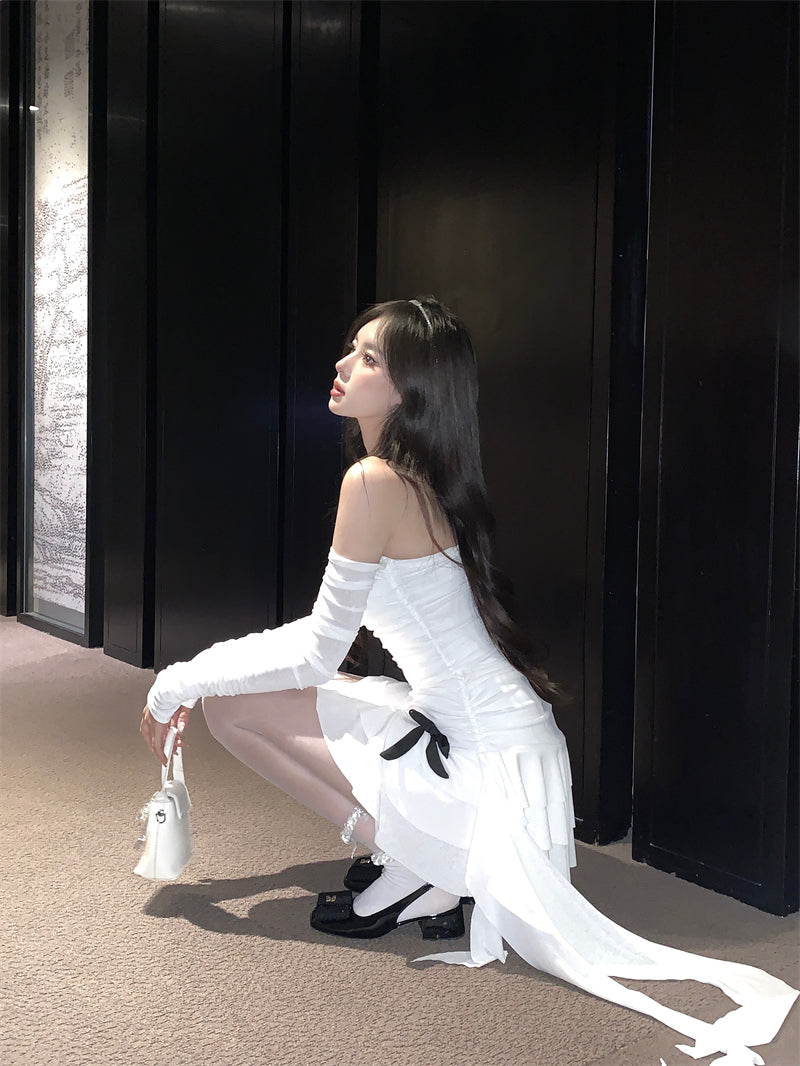 Hot Sales White Off-Shoulder Ruched Sleeve Tiered Mini Skirt Charming Black Bow Accents Short Dress AP1713