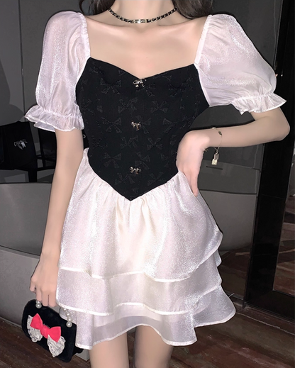 Exquisite Party-Ready Tiered Ruffles Hem Sheen Tulle Mini Skirt Gothic-Inspired Black & White Splicing Puffy Sleeve Short Dress AP1725