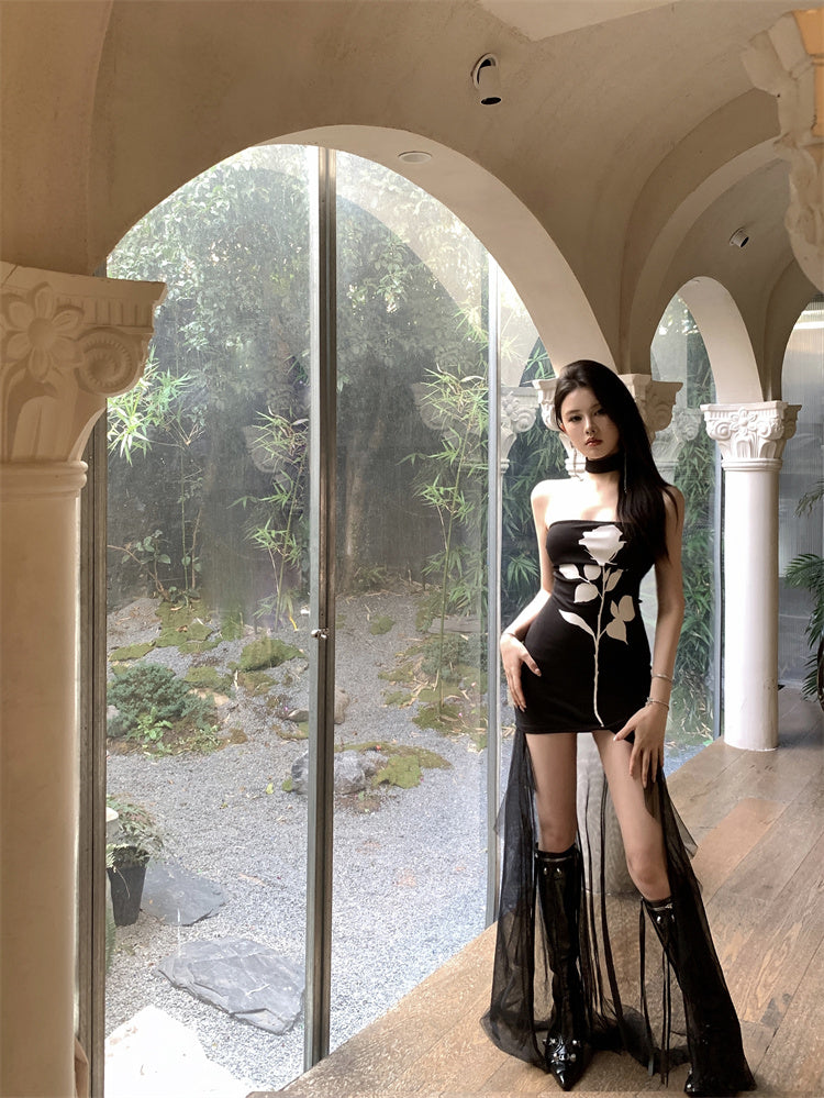 Novelty Black Strapless Bodycon Mini Dress With Tulle Train Figure-Flattering White Rose Print Short Dress AP1737