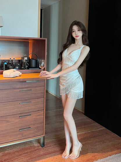 Vogue Tassel Trimmed White Mini Skirt Elegant Asymmetric Hem Sheen Fabric Sheath Short Dress AP1747